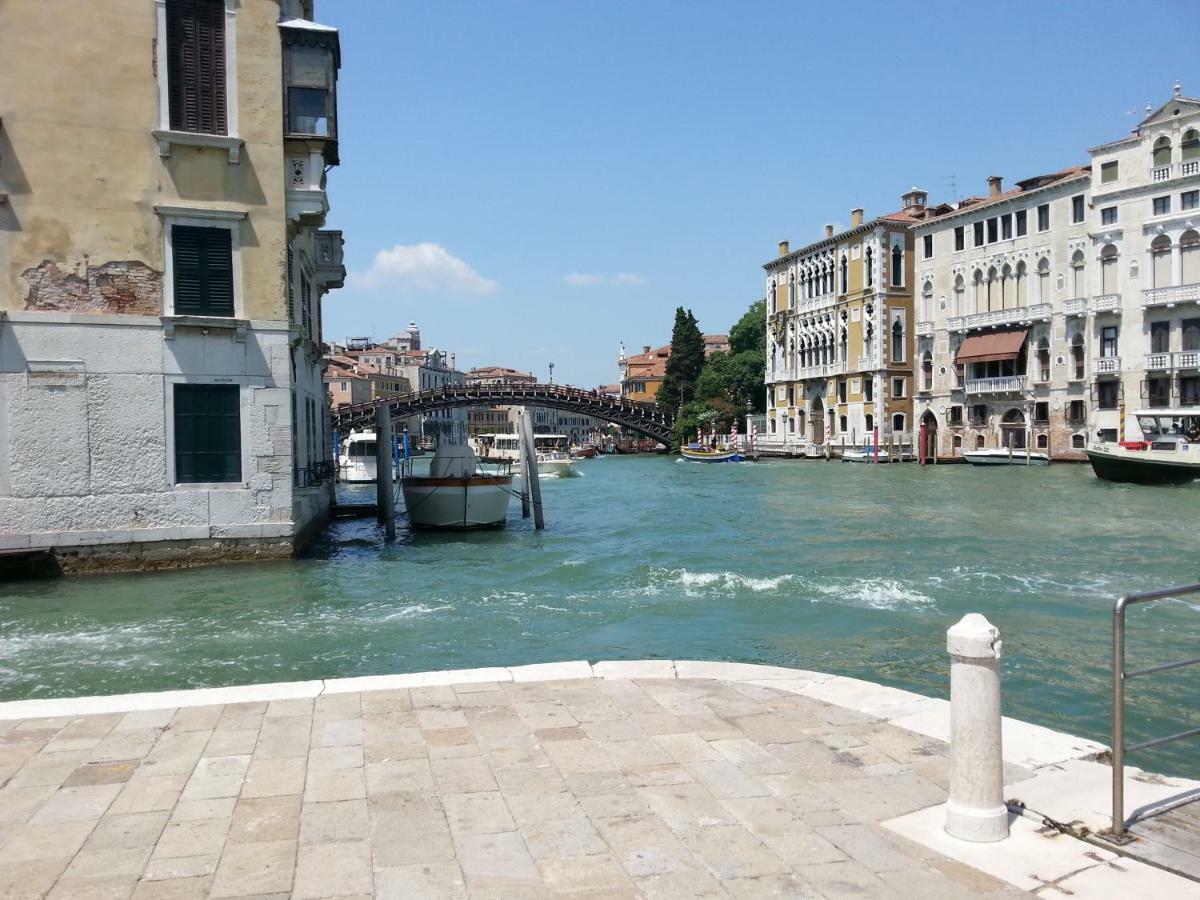 Appartamento Accademia San Vio Venedig Exteriör bild