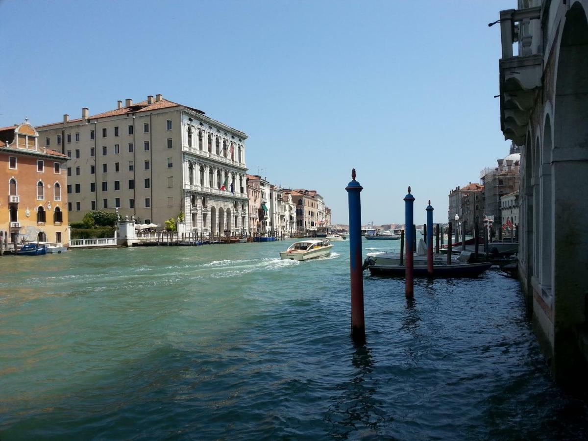 Appartamento Accademia San Vio Venedig Exteriör bild